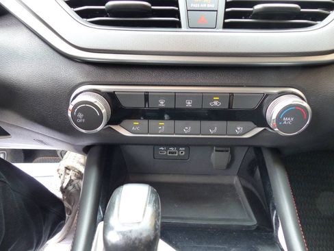 Used 2024 Nissan Altima 2.5 SR AWD/4WD image 32