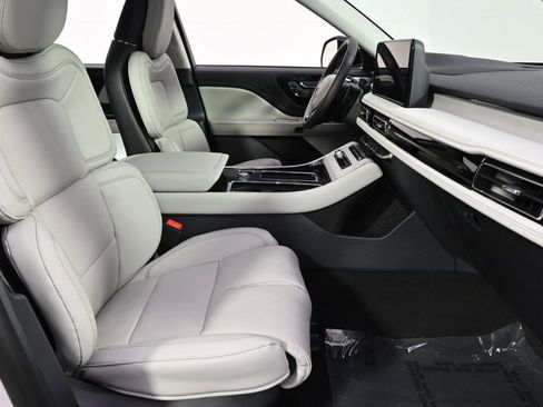 New 2026 Lincoln Aviator Reserve AWD/4WD image 16