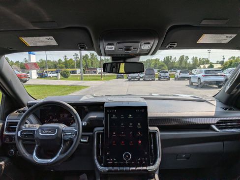 Used 2025 GMC Yukon Elevation w/ LPO, Elevation Black Package AWD/4WD image 23