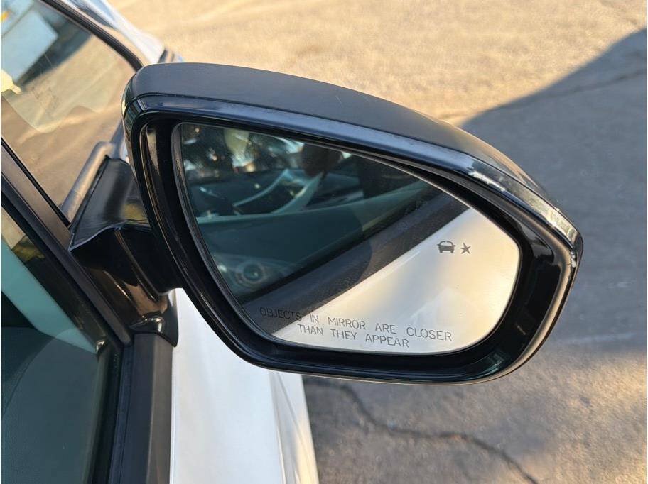 Used 2018 Chevrolet Bolt LT FWD image 20