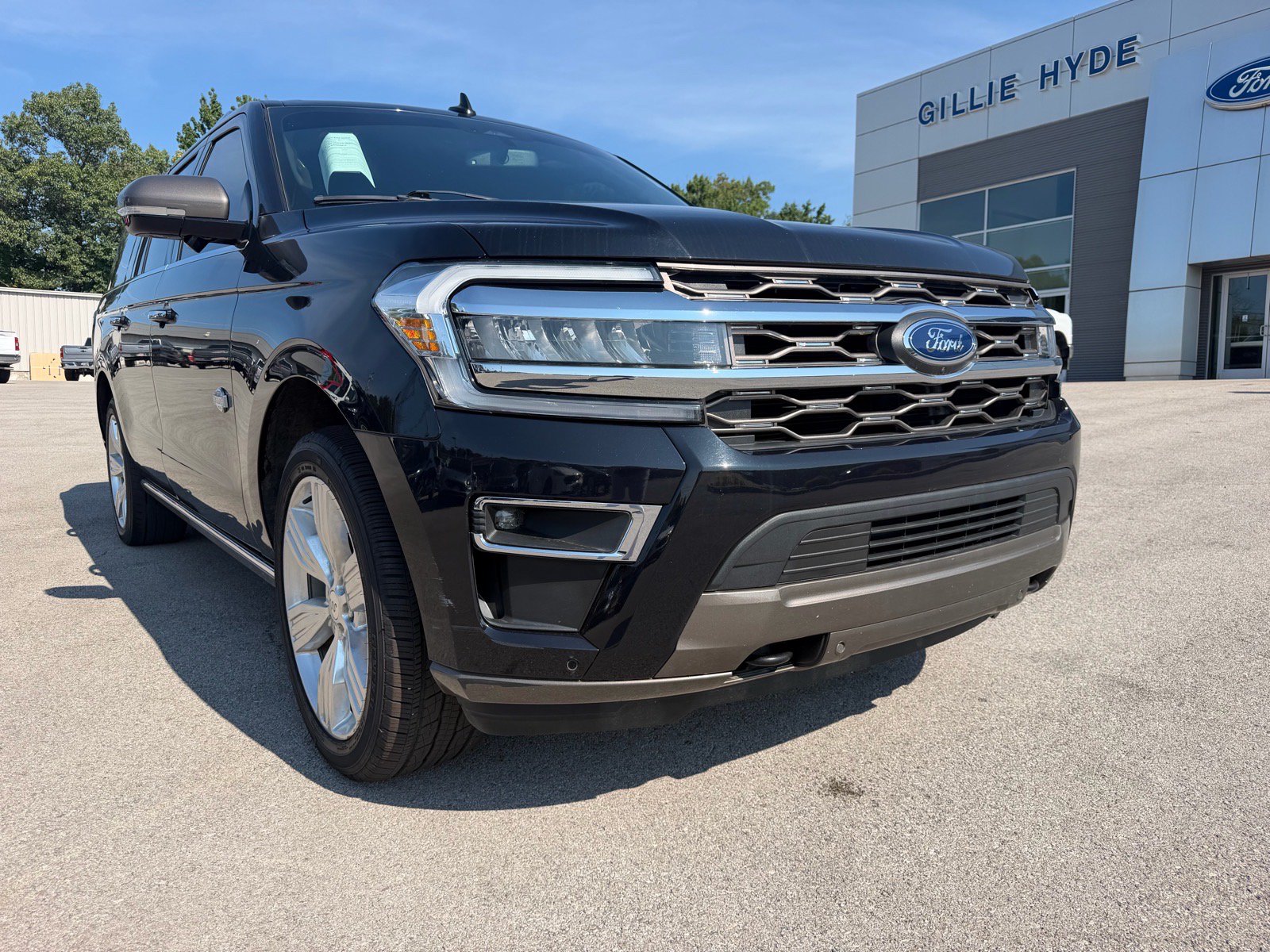 Used 2023 Ford Expedition Max King Ranch AWD/4WD image 3