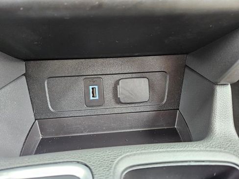 Used 2017 Ford Escape SE w/ Equipment Group 201A AWD/4WD image 27