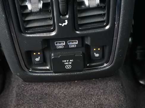 Used 2017 Jeep Grand Cherokee Overland AWD/4WD image 16