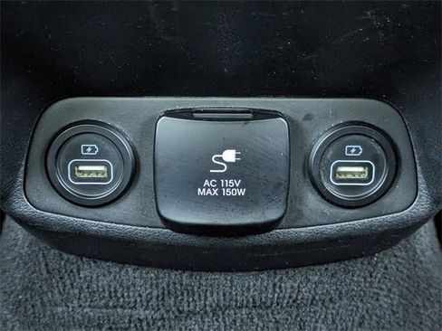 Used 2023 Hyundai Santa Fe Limited image 21