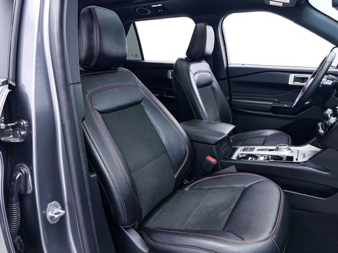 Used 2023 Ford Explorer ST-Line w/ Class IV Trailer Tow Package image 37