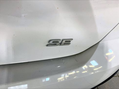 Used 2025 Toyota Camry SE image 28