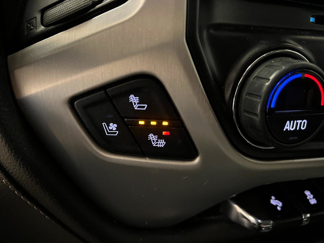 Used 2018 GMC Sierra 1500 SLT AWD/4WD image 45