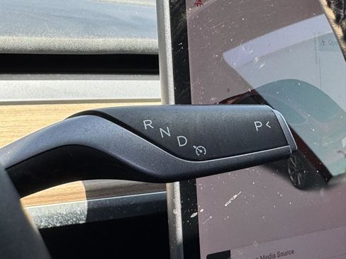Used 2018 Tesla Model 3 Long Range RWD image 32