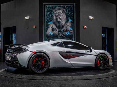 Used 2018 McLaren 570S Spider image 20