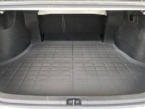 Used 2019 Toyota Camry LE image 6