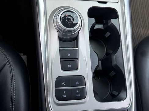 Used 2023 Ford Explorer XLT w/ Equipment Group 202A RWD image 25