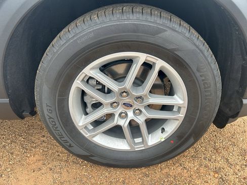 New 2026 Ford Explorer Active RWD image 7