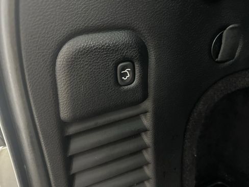 Used 2019 Jeep Grand Cherokee High Altitude RWD image 29