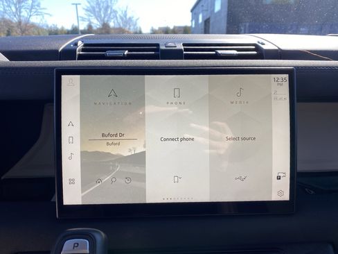 Used 2023 Land Rover Defender 130 X-Dynamic SE image 36