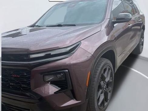 Used 2024 Chevrolet Traverse RS image 1