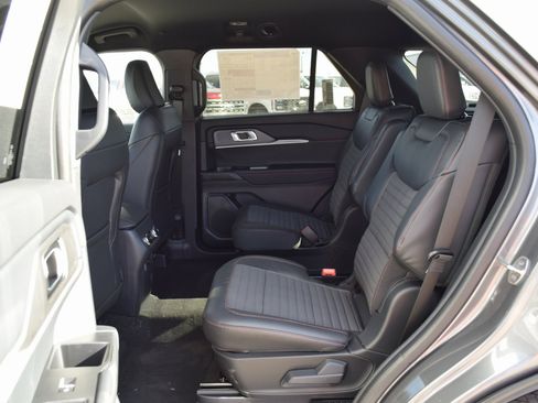 New 2026 Ford Explorer ST-Line w/ ST-Line Street Pack image 20