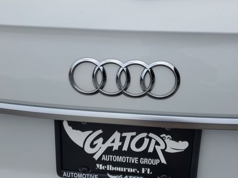 Used 2022 Audi Q5 e Premium Plus image 6