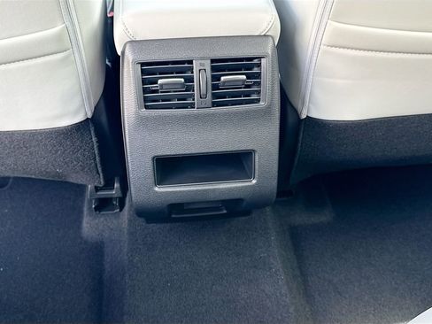 Used 2025 Mitsubishi Outlander SE FWD image 27
