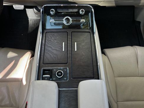 Used 2018 Lincoln Navigator Reserve w/ Technology Package image 16