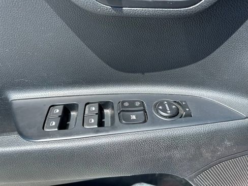 Used 2019 Kia Rio S FWD image 3