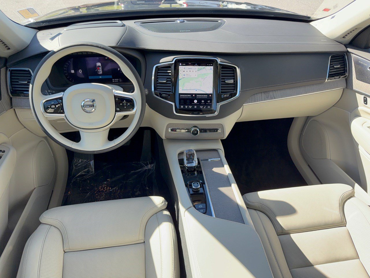 Certified 2025 Volvo XC90 T8 Ultra w/ Protection Package Premier AWD/4WD image 17