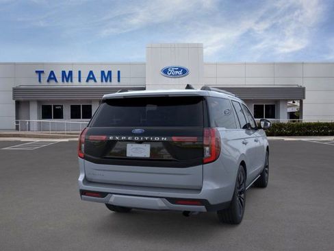New 2025 Ford Expedition Platinum w/ Driver's Package AWD/4WD image 8