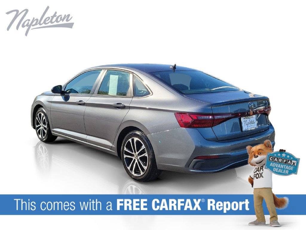 Used 2025 Volkswagen Jetta Sport FWD image 3