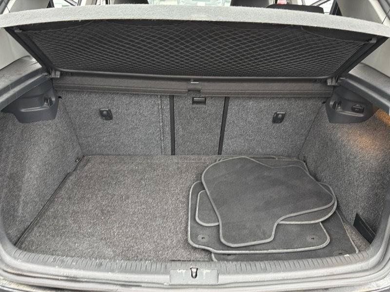 Used 2014 Volkswagen Golf 4-Door FWD image 16