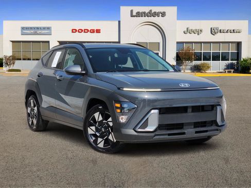 Used 2024 Hyundai Kona SEL FWD image 1