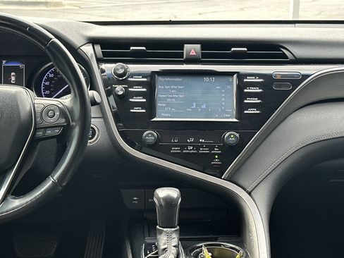 Used 2018 Toyota Camry SE w/ Convenience Package FWD image 22