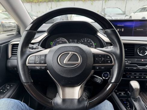 Used 2018 Lexus RX 450hL Luxury w/ Accessory Package AWD/4WD image 16
