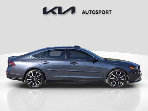 Used 2023 Honda Accord Touring image 7