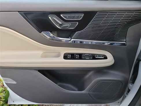 Certified 2022 Lincoln Corsair FWD image 25