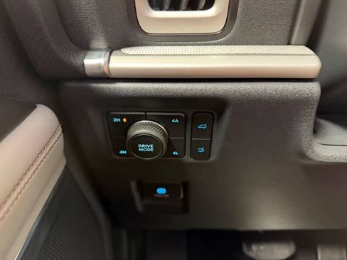 Used 2025 Ford Expedition Active AWD/4WD image 21