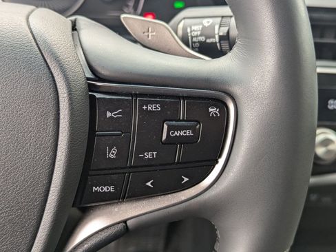 Certified 2025 Lexus ES 300h w/ Luxury Package image 28