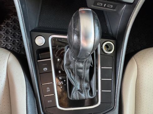 Used 2020 Volkswagen Jetta R-Line w/ R-Line Cold Weather Package FWD image 25