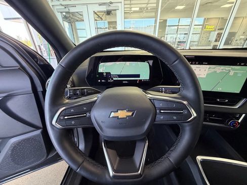 Used 2026 Chevrolet Equinox LT AWD/4WD image 41