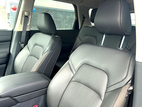 New 2026 Nissan Pathfinder SL FWD image 11