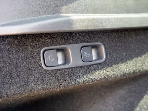 Used 2023 Tesla Model Y AWD image 49