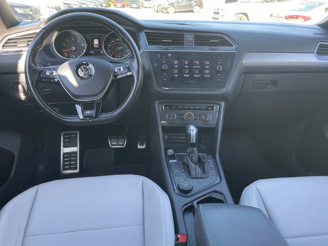 Used 2021 Volkswagen Tiguan SEL AWD/4WD image 17