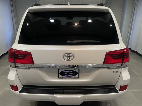 Used 2021 Toyota Land Cruiser Base image 6