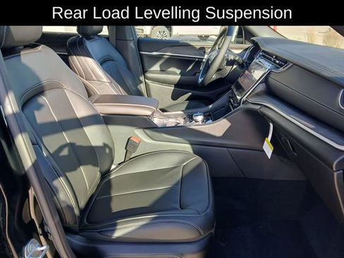 New 2025 Jeep Grand Cherokee Limited image 17