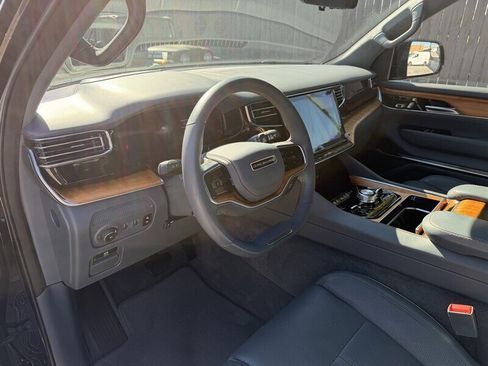 Used 2022 Jeep Grand Wagoneer Series II image 22