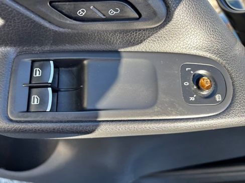 Used 2013 Volkswagen Golf R 4Motion image 17