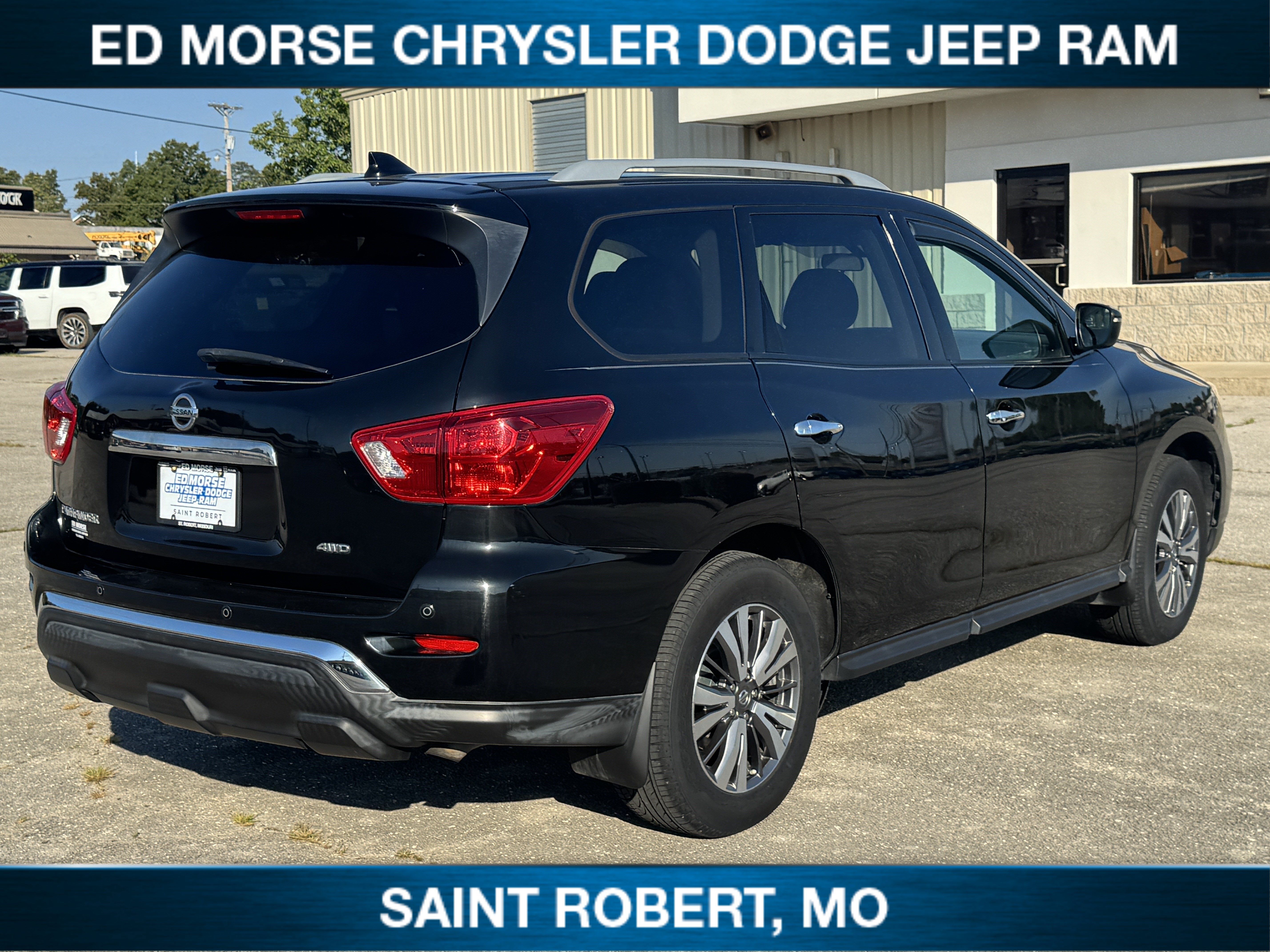 Used 2020 Nissan Pathfinder S AWD/4WD image 6