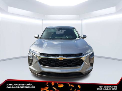 Certified 2024 Chevrolet Trax LS w/ LS Convenience Package FWD image 10