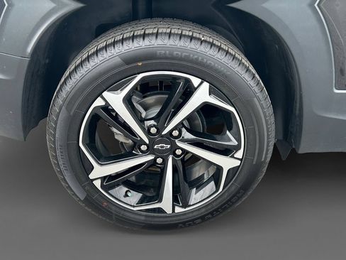 Used 2023 Chevrolet TrailBlazer RS w/ Sun and Liftgate Package AWD/4WD image 8