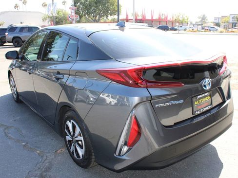 Used 2018 Toyota Prius Prime Premium w/ Carpet Mat Package FWD image 37