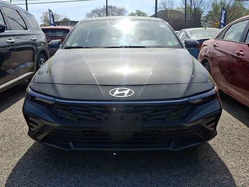 Used 2024 Hyundai Elantra SEL w/ Convenience Package image 2