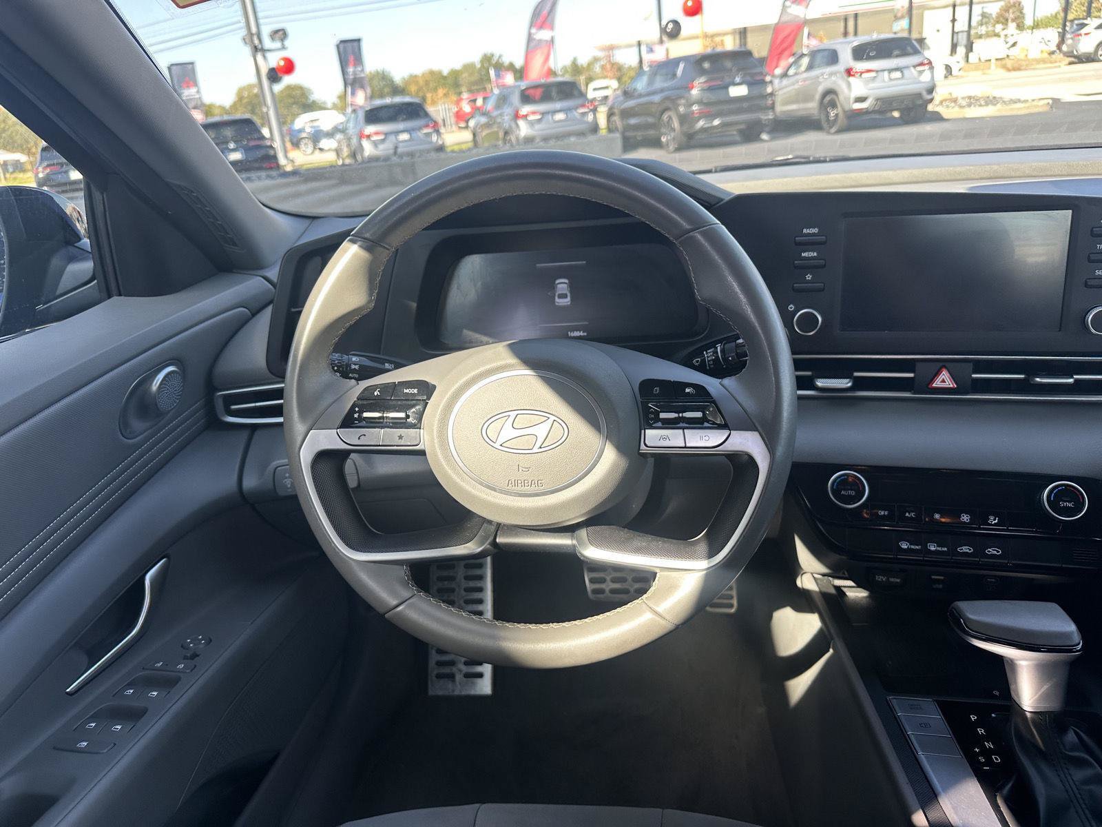Used 2025 Hyundai Elantra Sport FWD image 34